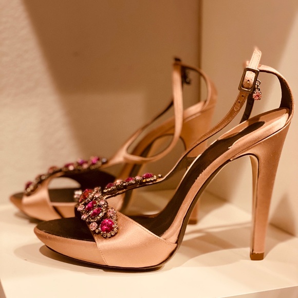 *NEW*SALVATORE FERRAGAMO -pink crystal satin shoes - Picture 5 of 6